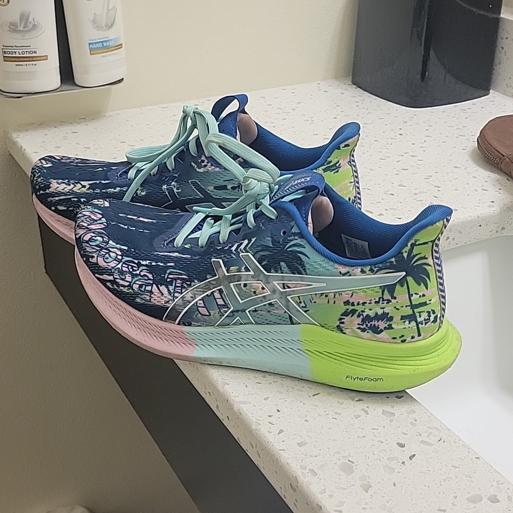 Asics Noosa run/walk shoes